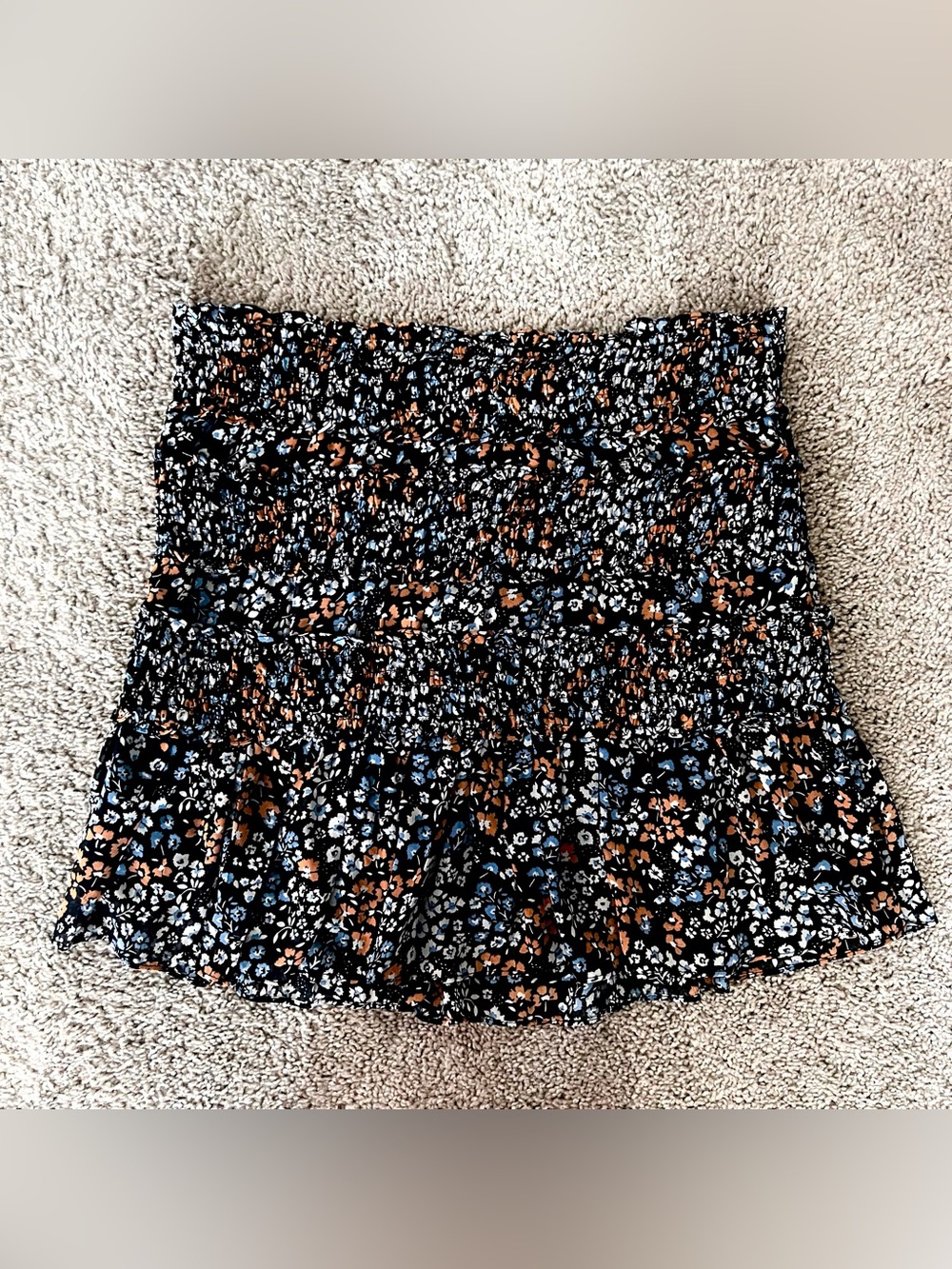 Baevely Black Floral Smocked Waist Mini Skirt size L